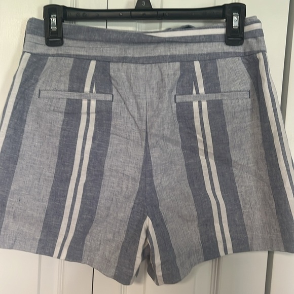 Express Women's Linen Blend Belted High Rise Shortie Shorts - Picture 5 of 6